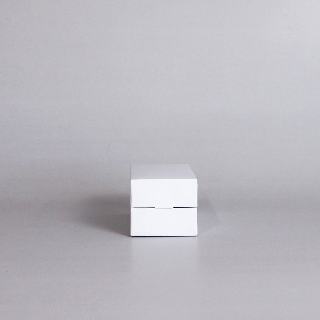 フタ・ミ一体型のボトルケース