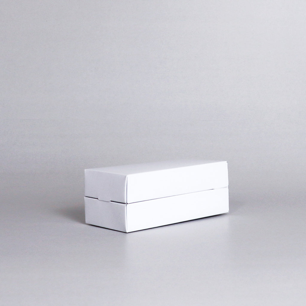 フタ・ミ一体型のボトルケース