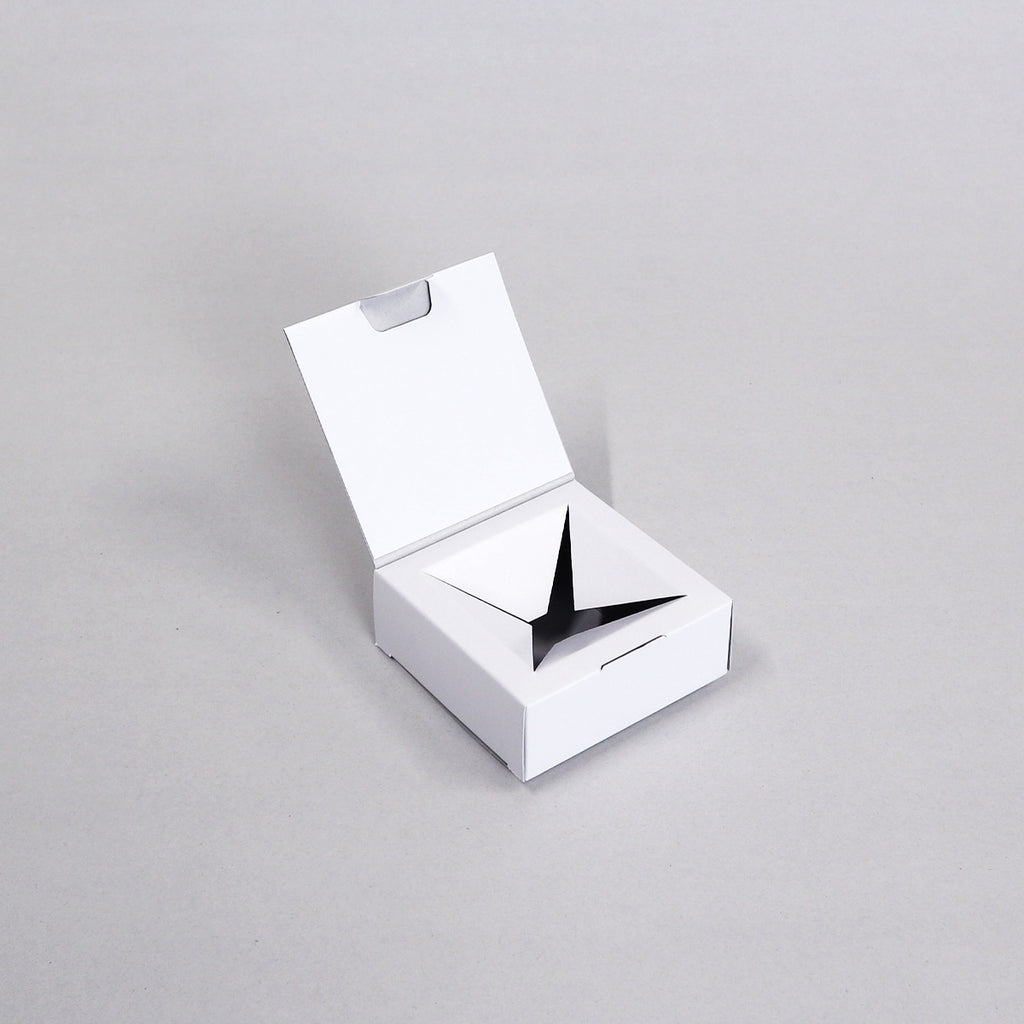 Soap box with integrated divider