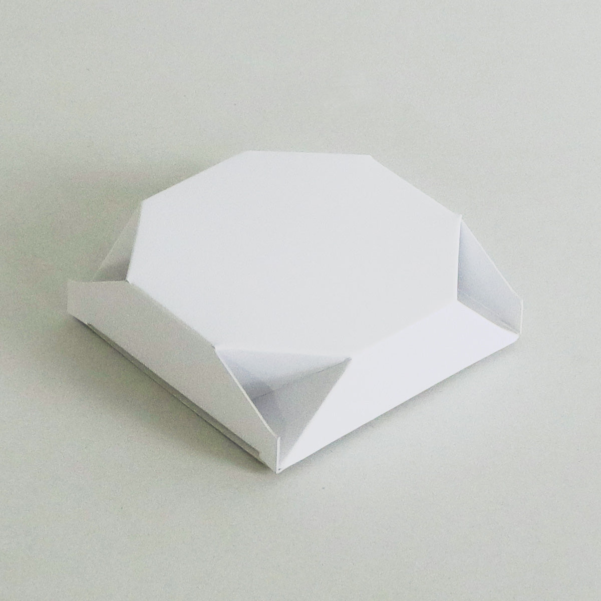 変形サック箱 – What a box! -original structural package design-